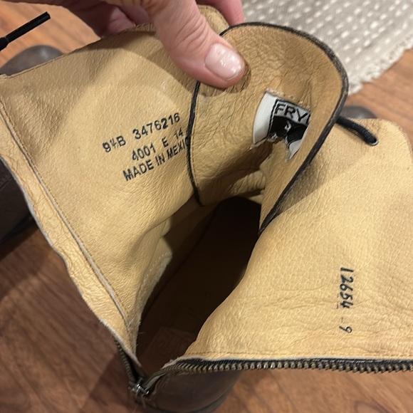 FRYE lace up boot with easy on and off zippers in the back. Hardly worn. - Picture 7 of 9